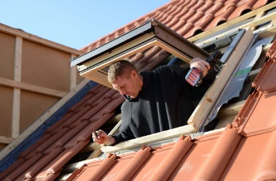 Pose de fenêtres de toit Velux à Quemper-Guézennec